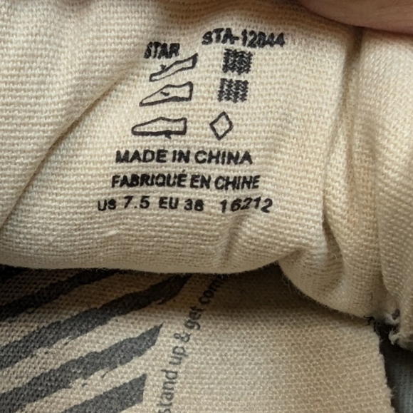 Taos Star women's sneakers in 7.5 gently used - Picture 12 of 12